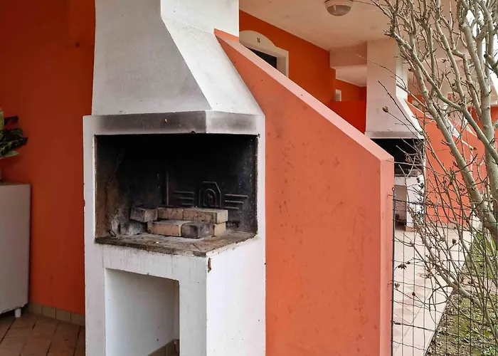 شقة Villaggio Leopardi بيبيوني